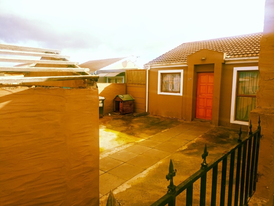 2 Bedroom Property for Sale in Electric City Western Cape